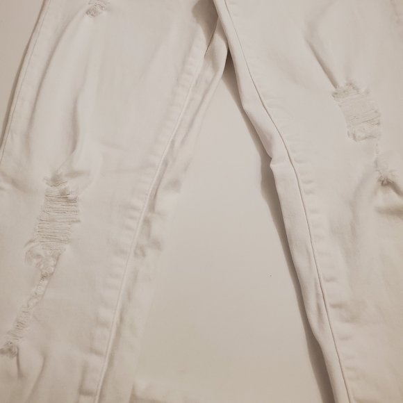 YMI Distressed White Skinny Jeans - Picture 5 of 6